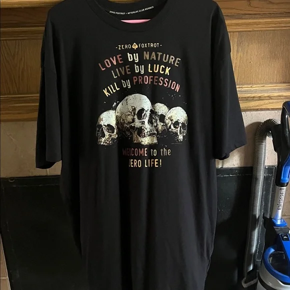 Black Skull Graphic Tee - Picture 4 of 4